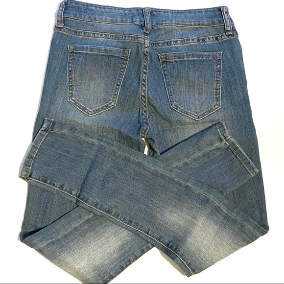 (4/$25)Distressed Jegging - Picture 3 of 3